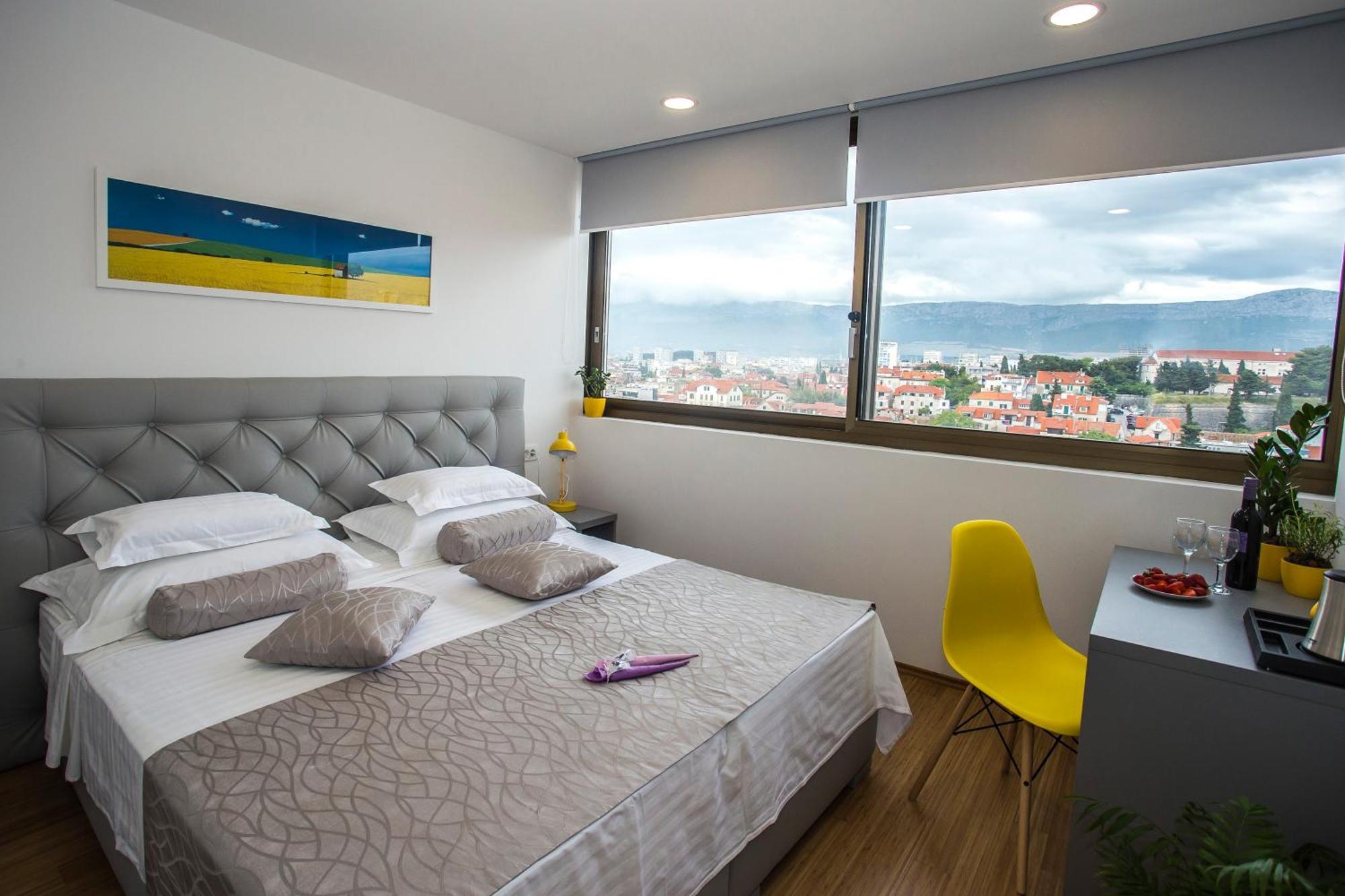 Royal Suites-Sky Split Kamer foto