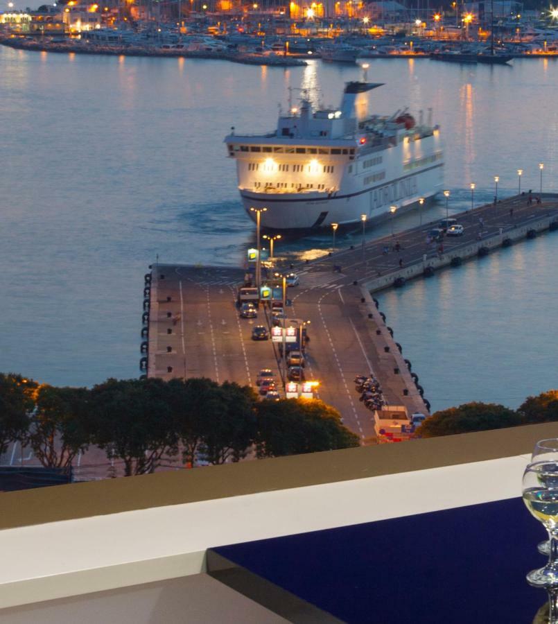 Royal Suites-Sky Split Kamer foto